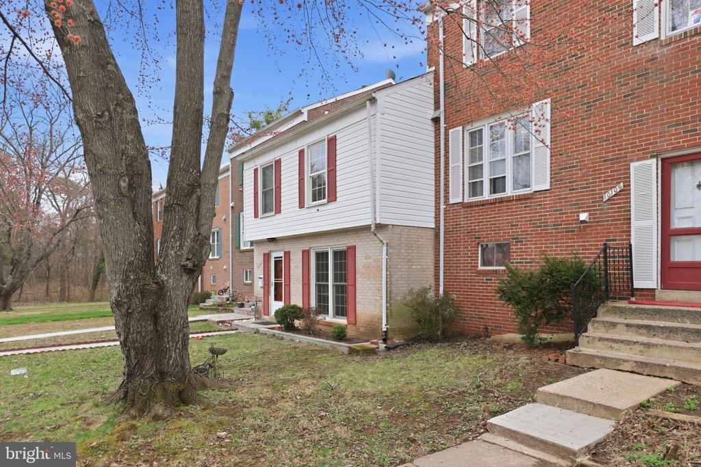 10107 HENRY COURT