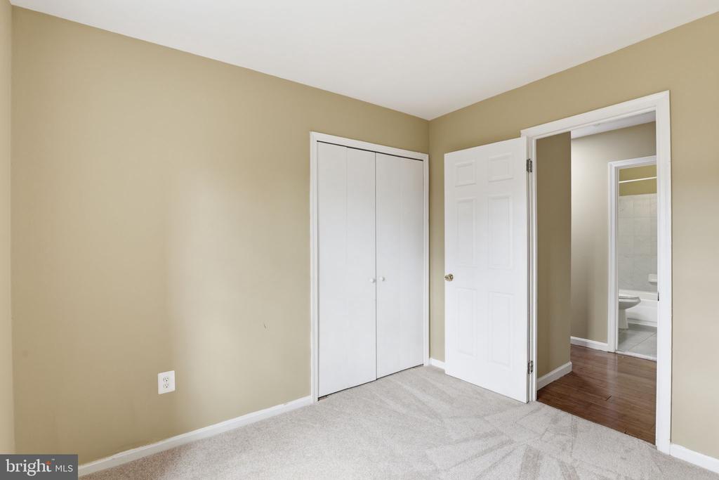 10107 HENRY COURT