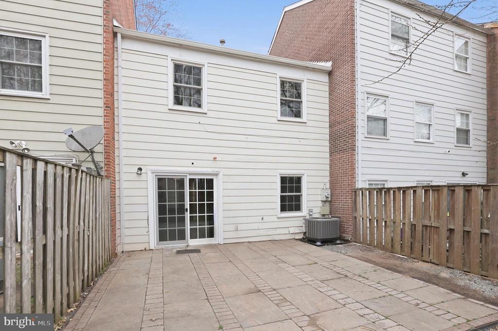 10107 HENRY COURT