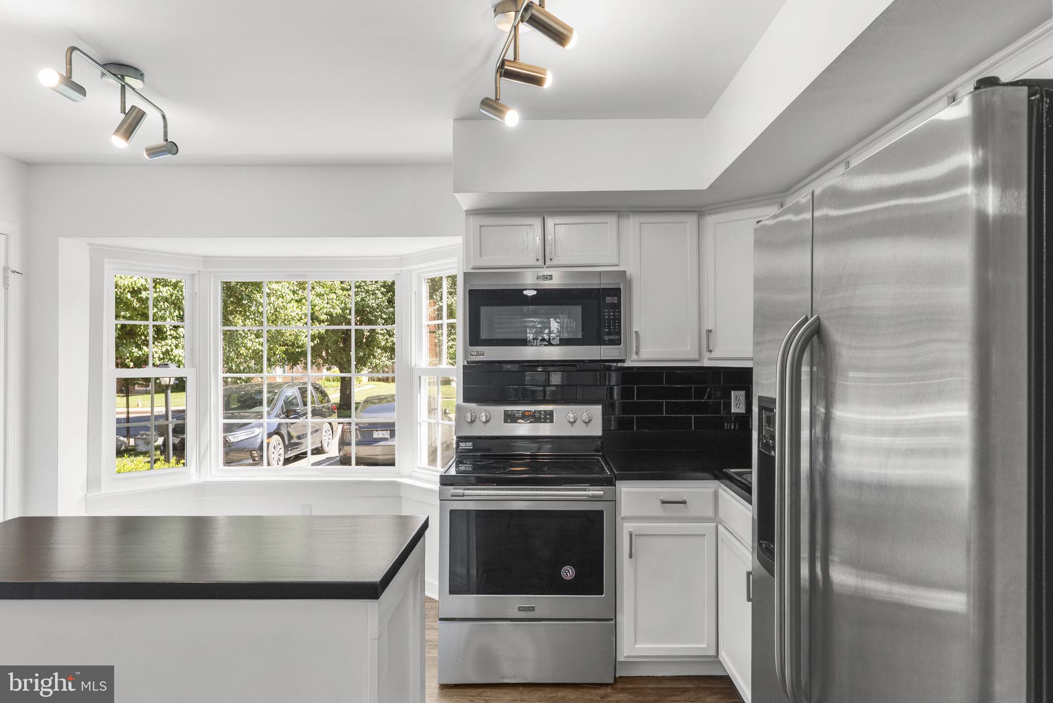 2857 BOWES LANE