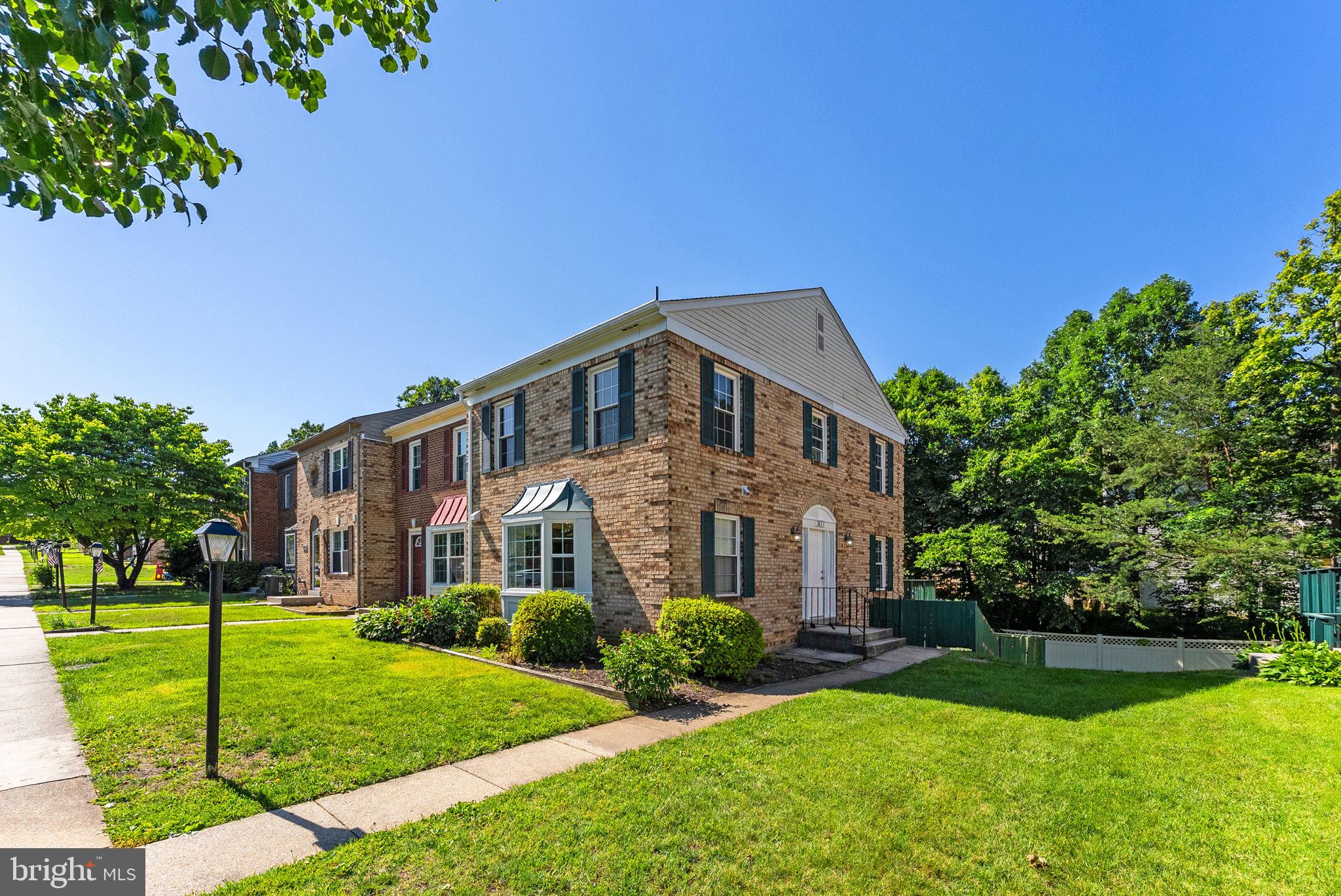 2857 BOWES LANE