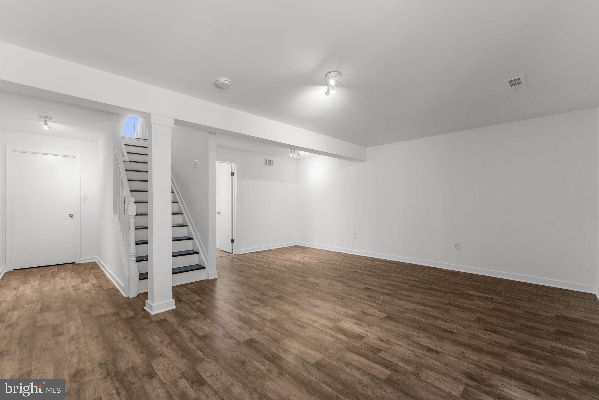 2857 BOWES LANE