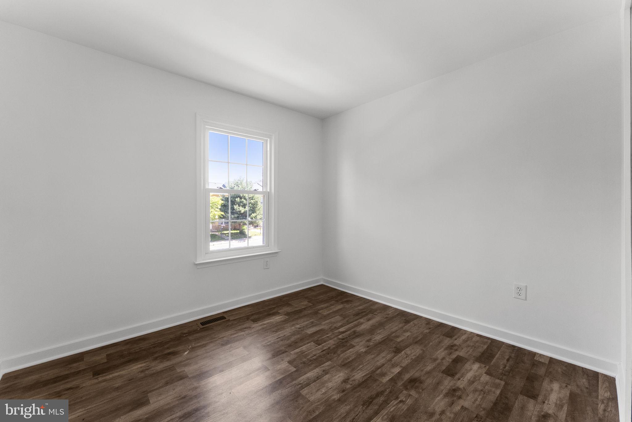 2857 BOWES LANE