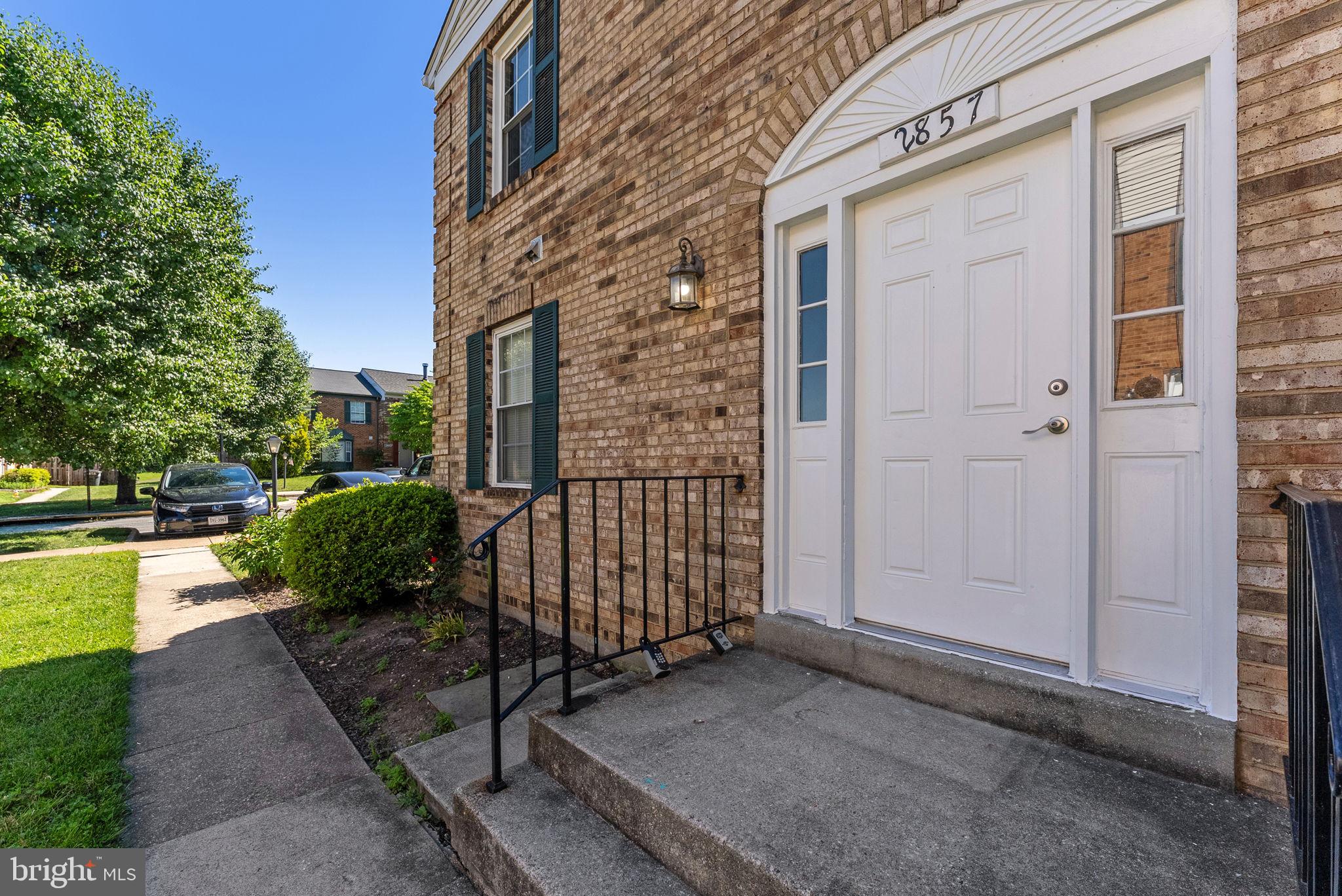 2857 BOWES LANE