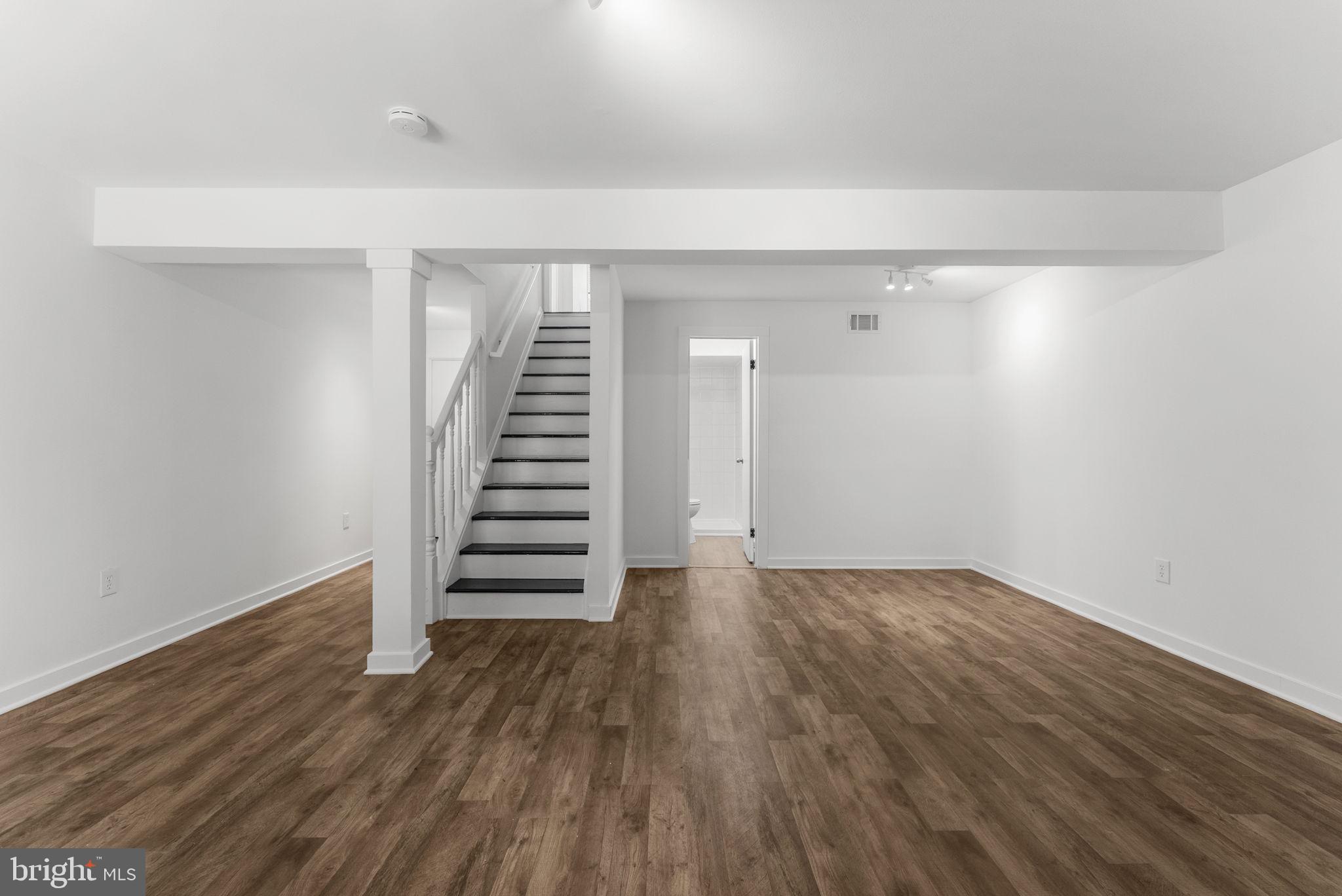 2857 BOWES LANE