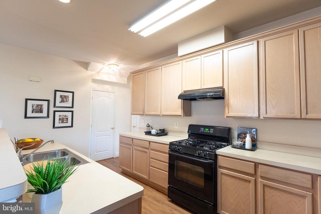 16518 BOBSTER COURT
