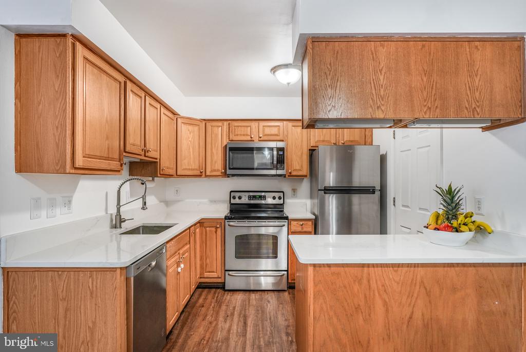 12322 WADSWORTH WAY Unit: 6