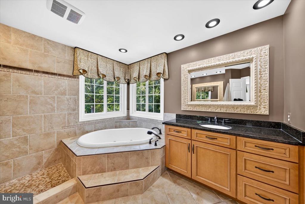 13708 BRIDLEWOOD DRIVE