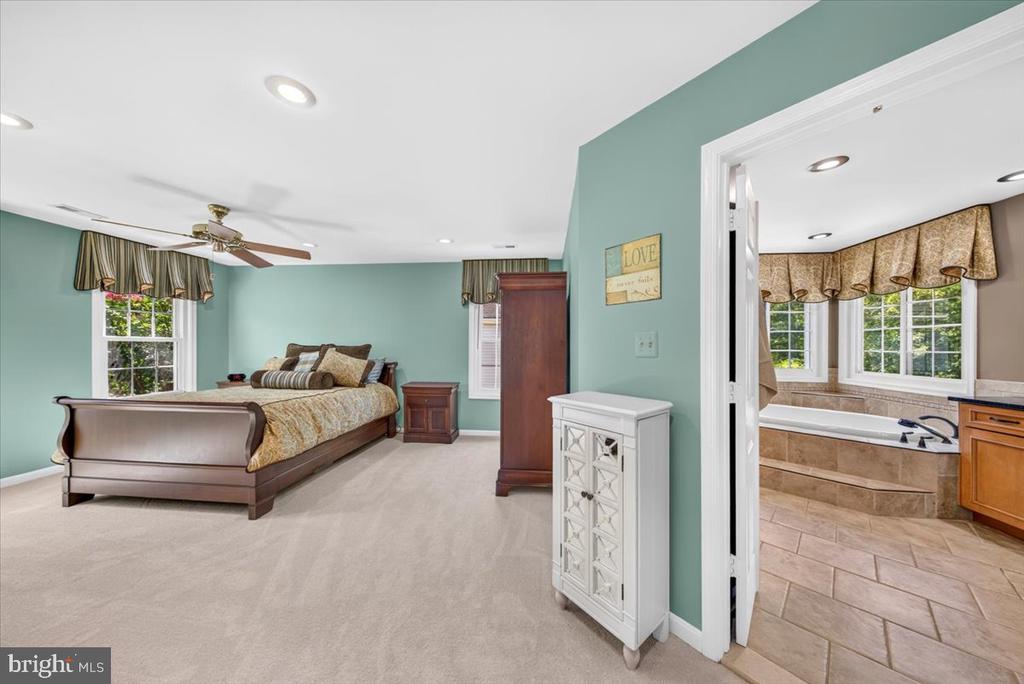 13708 BRIDLEWOOD DRIVE