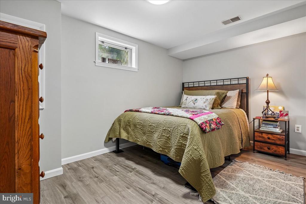 3637 FREEMONT PLACE
