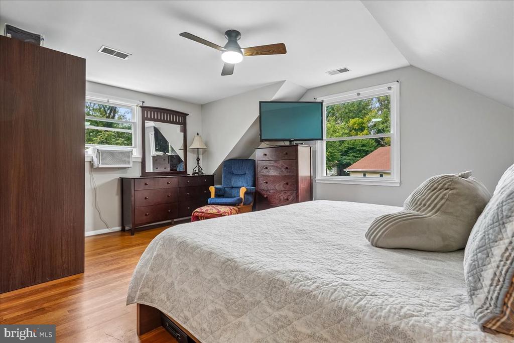 3637 FREEMONT PLACE