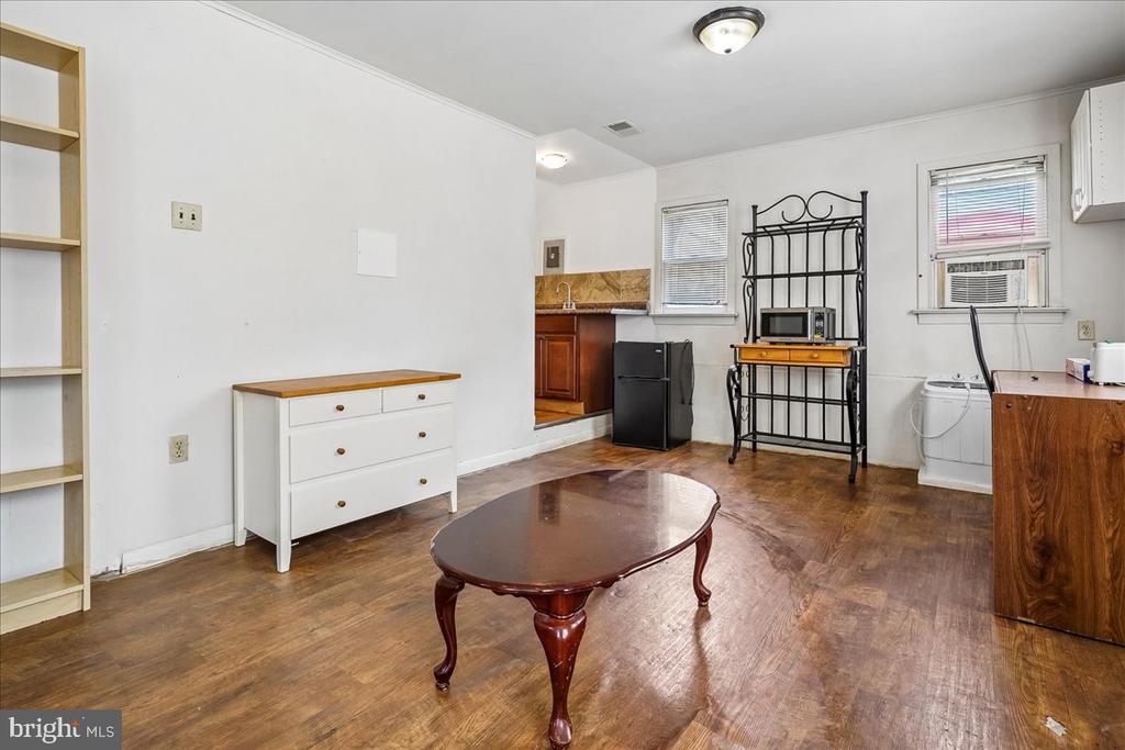 3637 FREEMONT PLACE