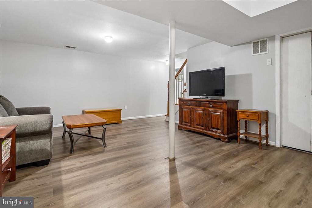 3637 FREEMONT PLACE