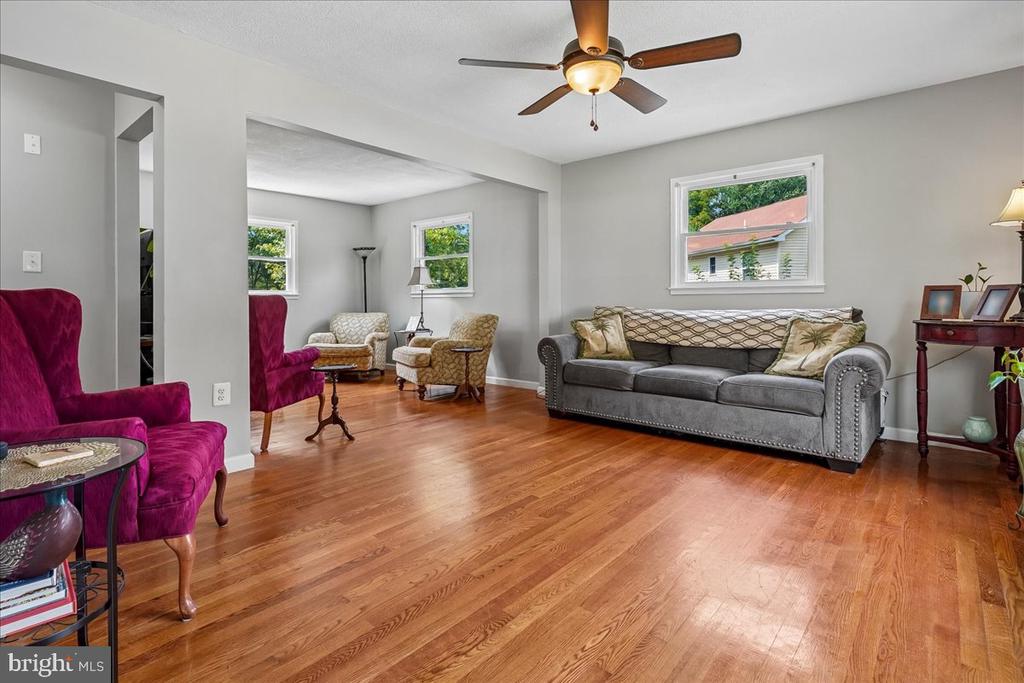 3637 FREEMONT PLACE