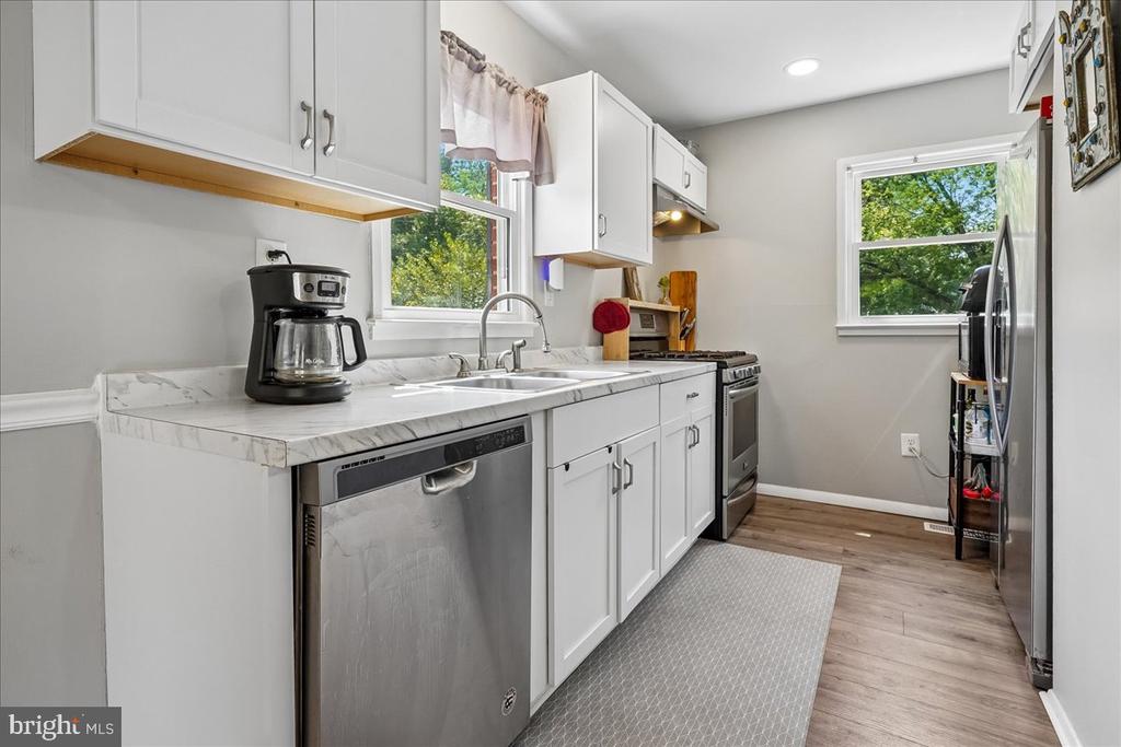 3637 FREEMONT PLACE