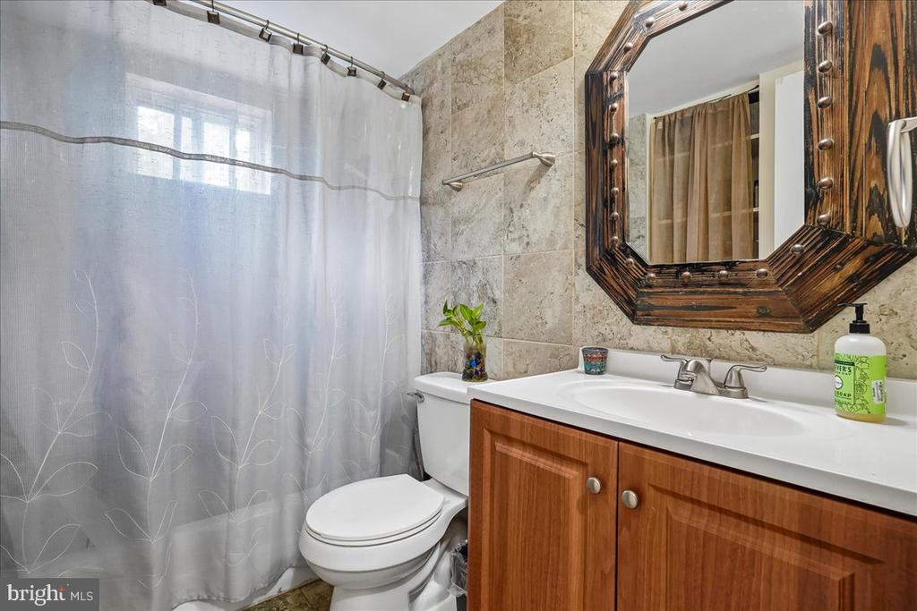 3637 FREEMONT PLACE