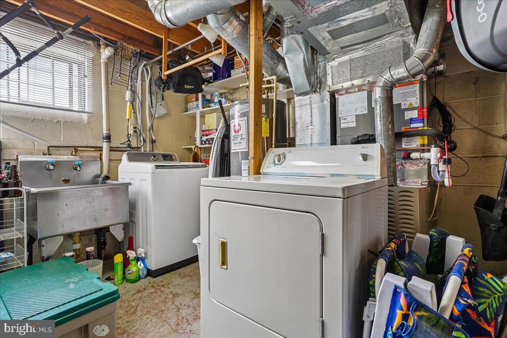 3637 FREEMONT PLACE