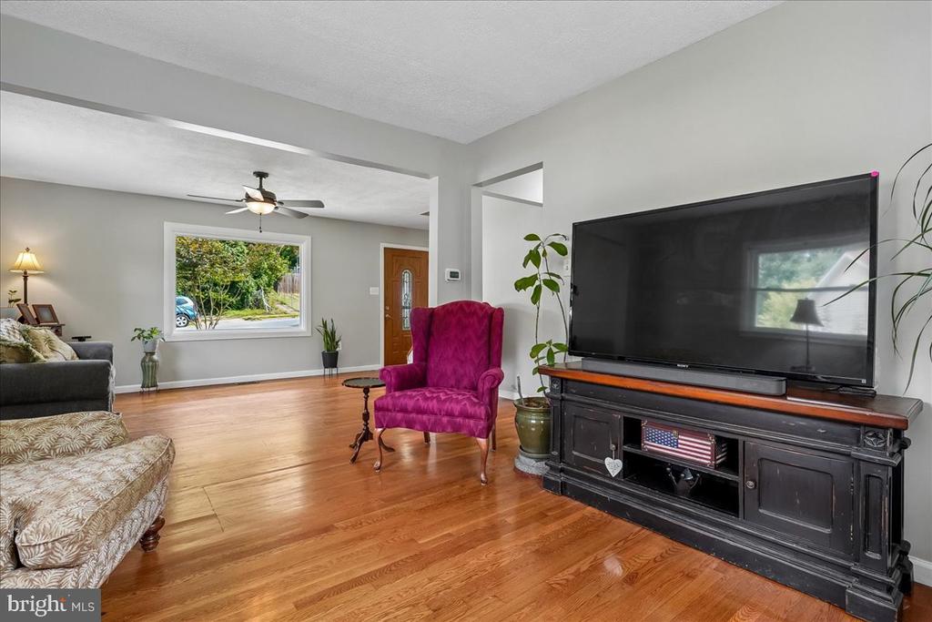 3637 FREEMONT PLACE
