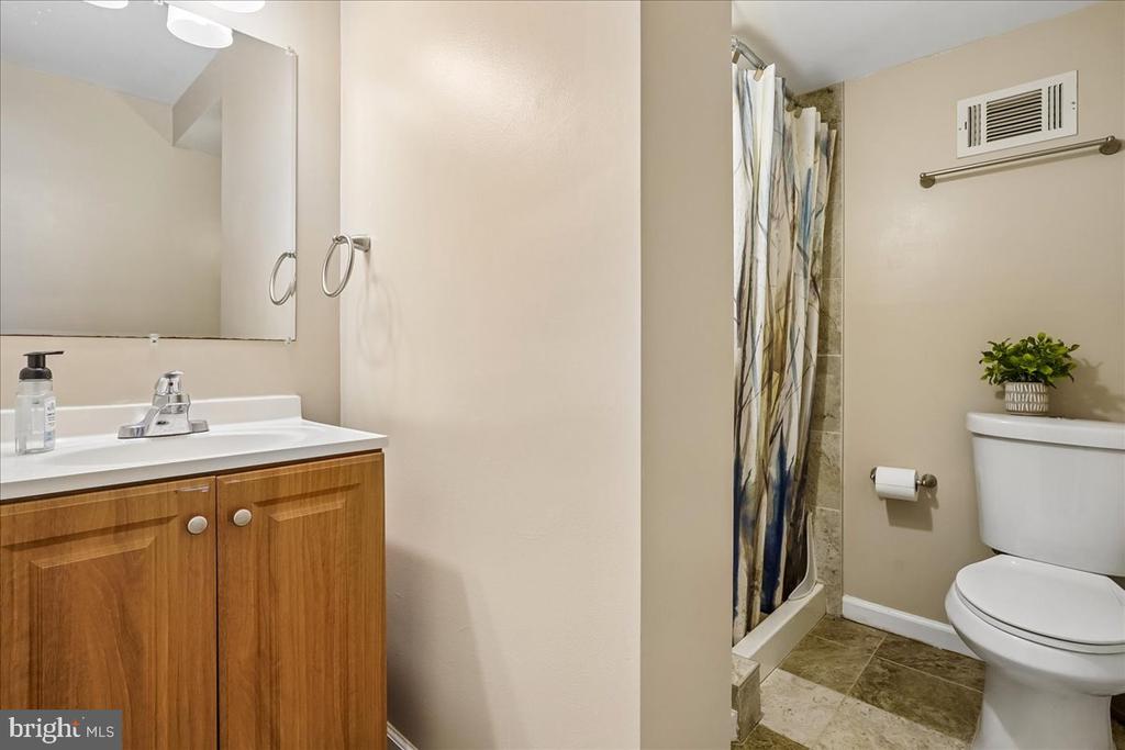 3637 FREEMONT PLACE