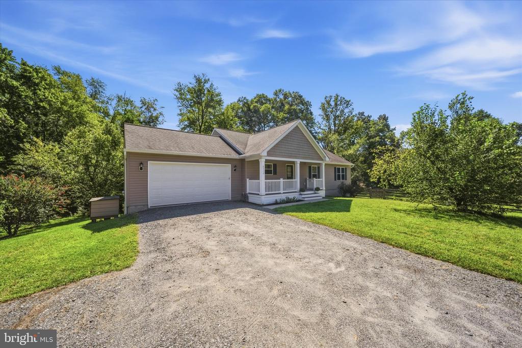 8513 OAKVIEW DRIVE