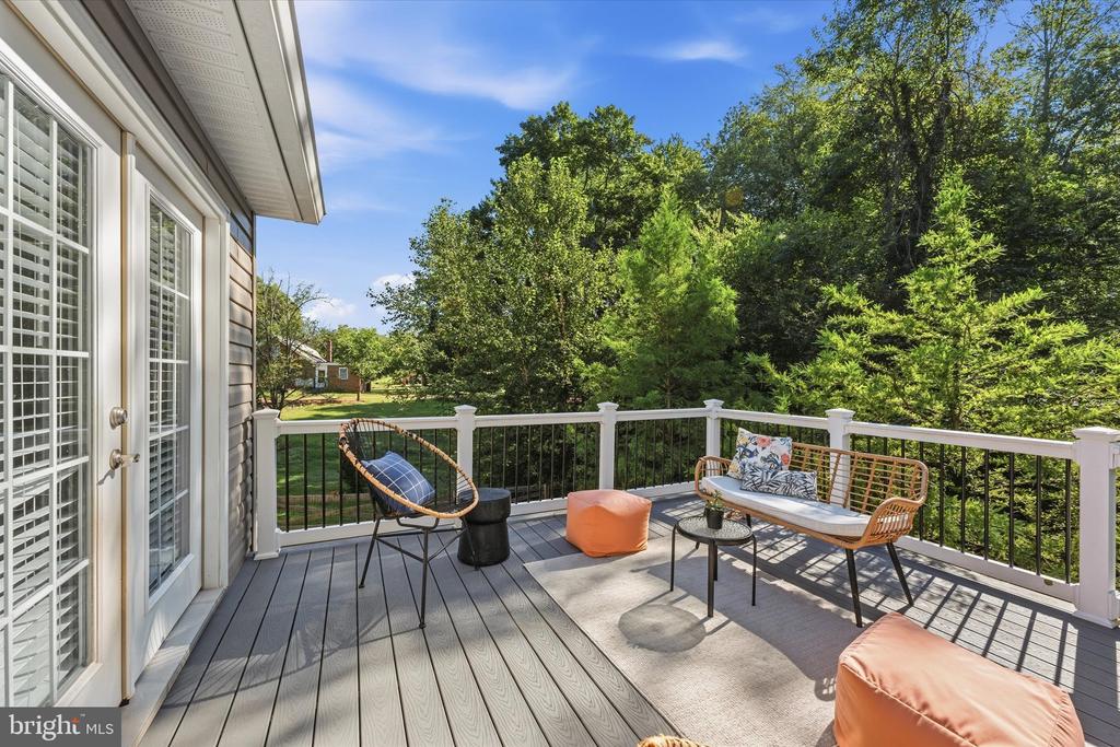 8513 OAKVIEW DRIVE