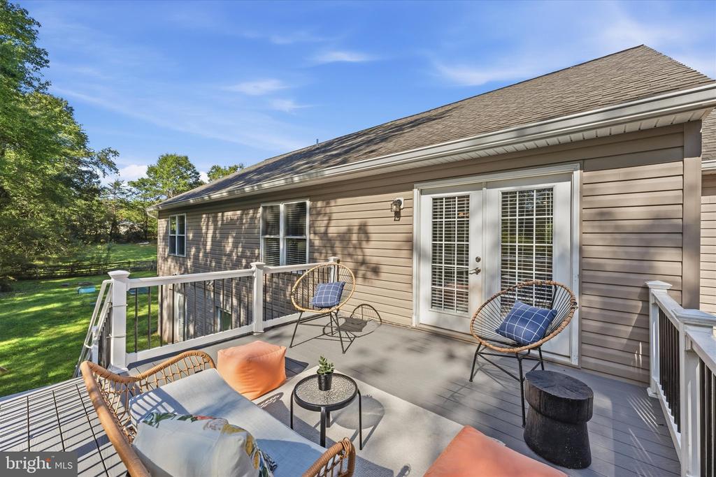 8513 OAKVIEW DRIVE