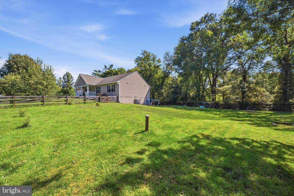 8513 OAKVIEW DRIVE