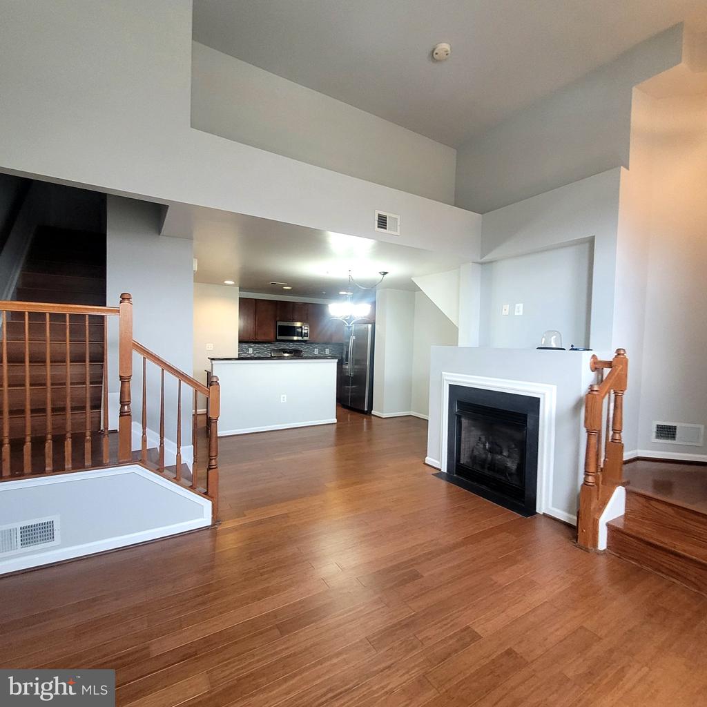 15214 ROSEMONT MANOR DRIVE