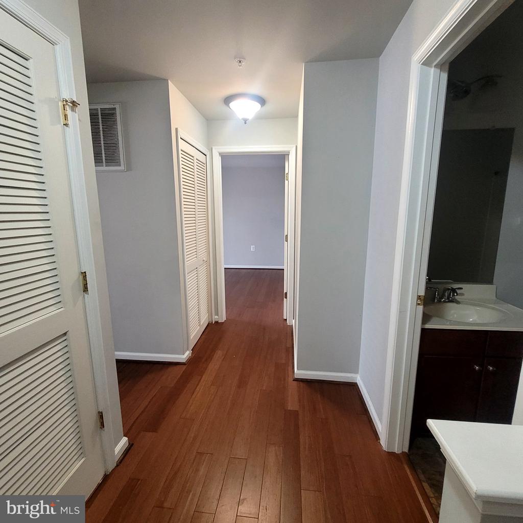 15214 ROSEMONT MANOR DRIVE