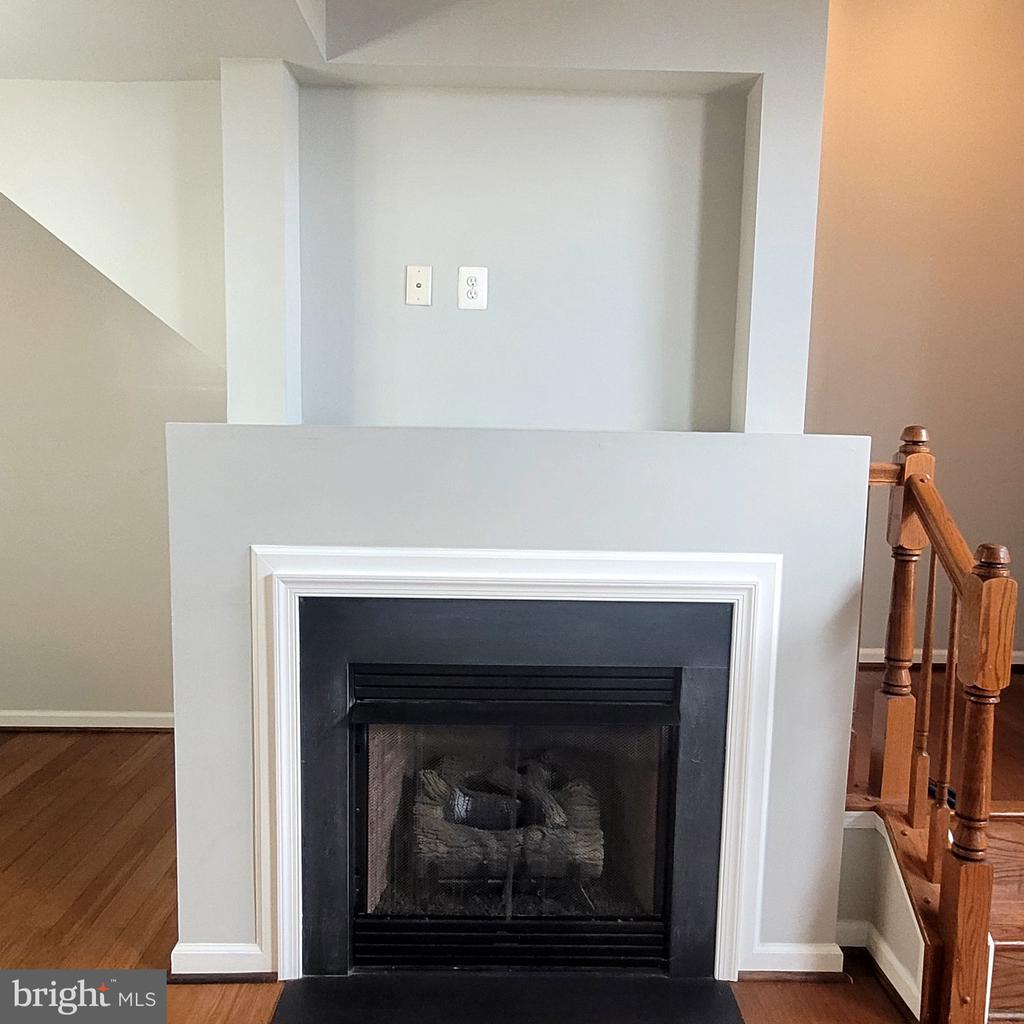 15214 ROSEMONT MANOR DRIVE
