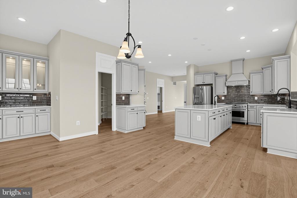 12221 PARKGATE DRIVE