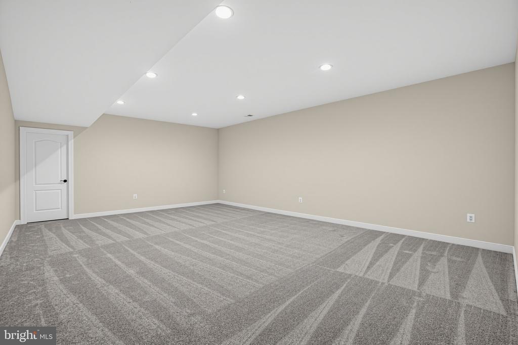 12221 PARKGATE DRIVE