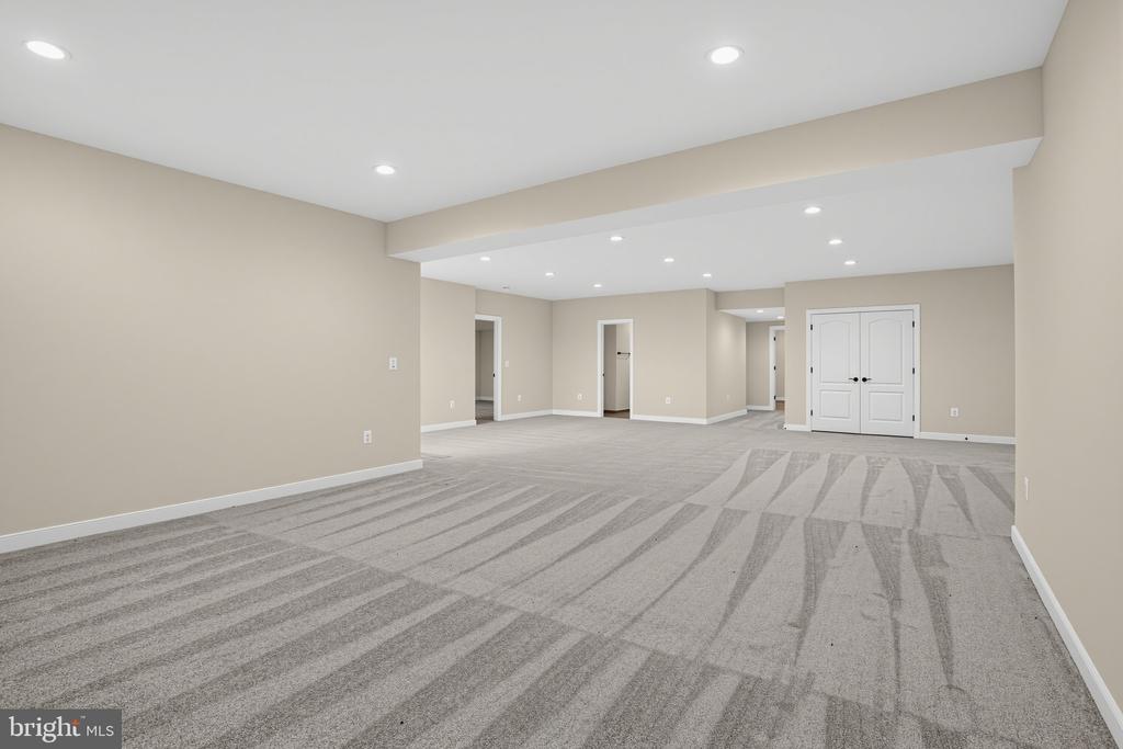 12221 PARKGATE DRIVE