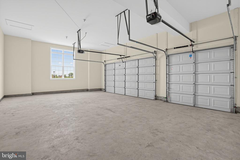 12221 PARKGATE DRIVE