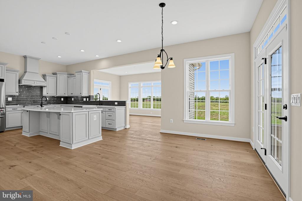 12221 PARKGATE DRIVE