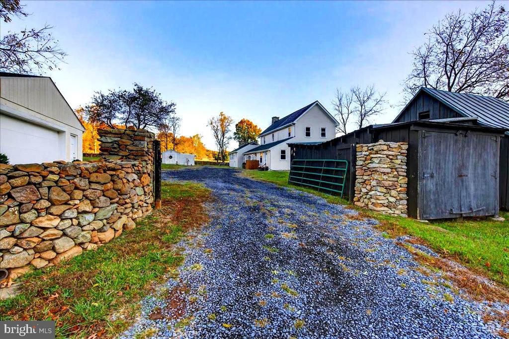 290 RILEY HOLLOW ROAD
