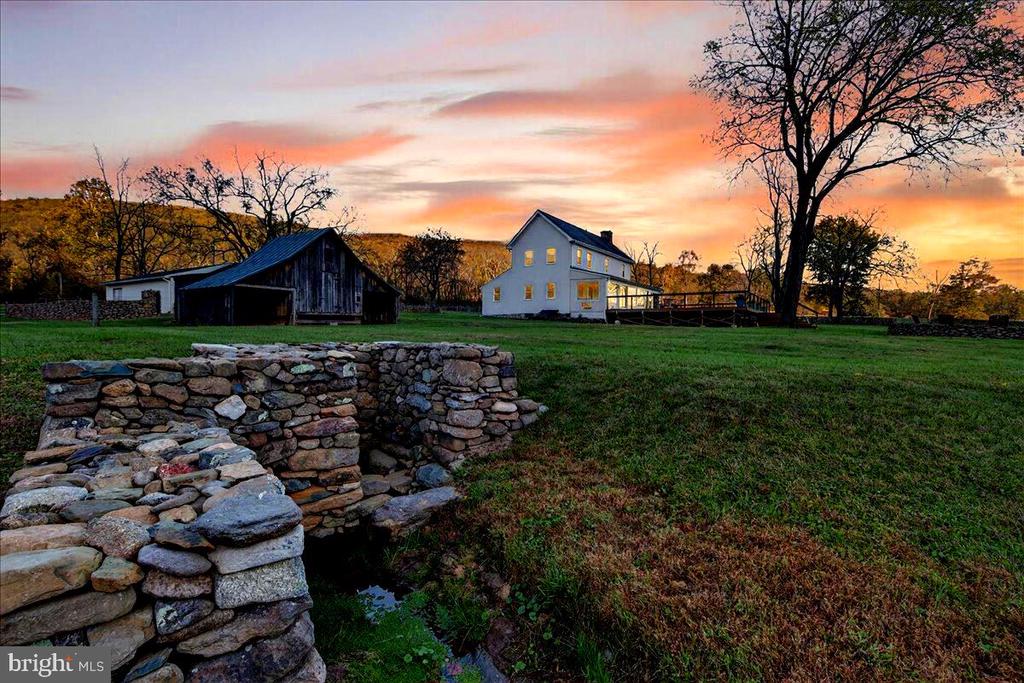 290 RILEY HOLLOW ROAD