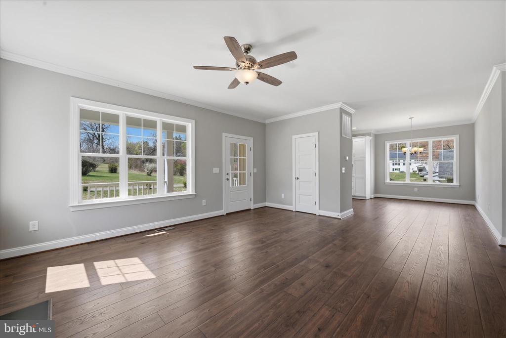 11 SCENIC LANE