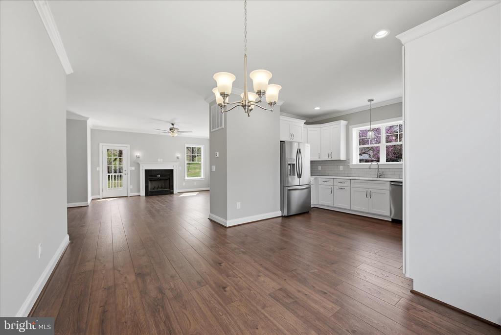 11 SCENIC LANE