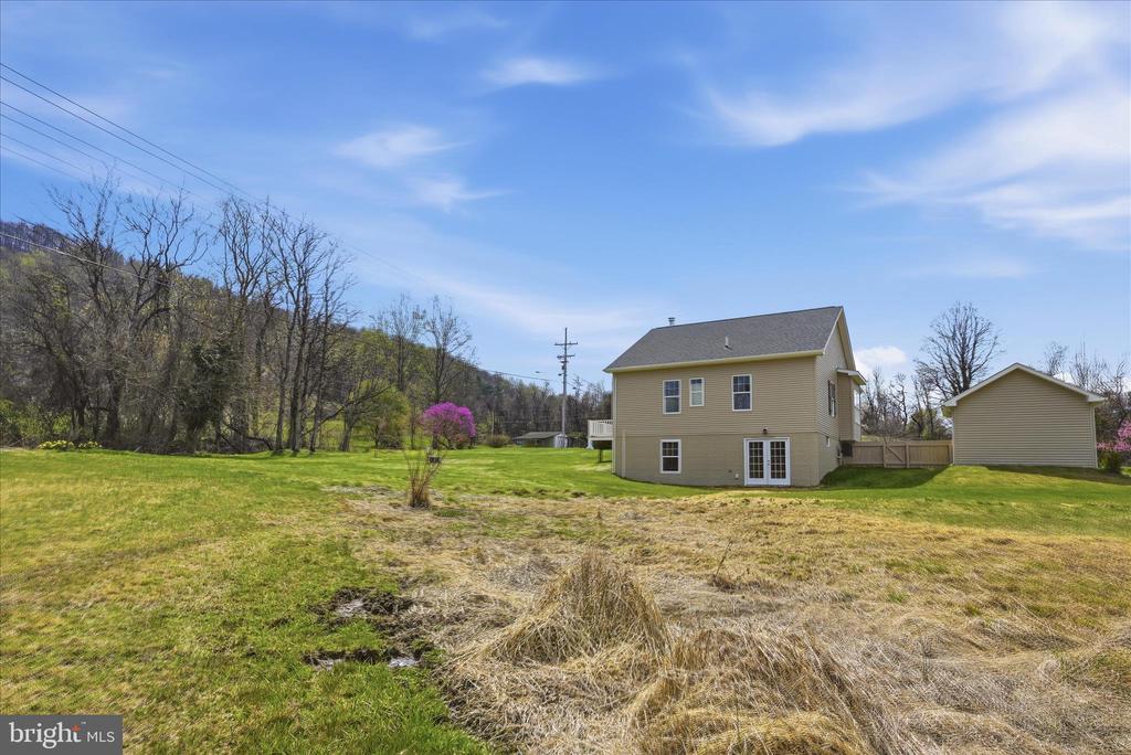11 SCENIC LANE