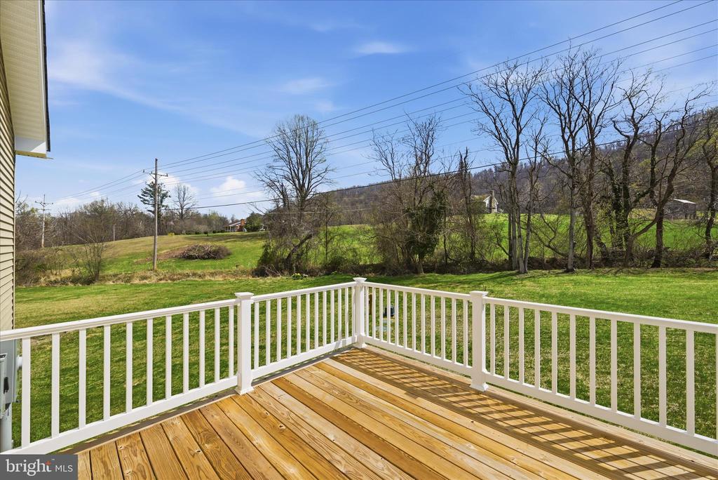 11 SCENIC LANE