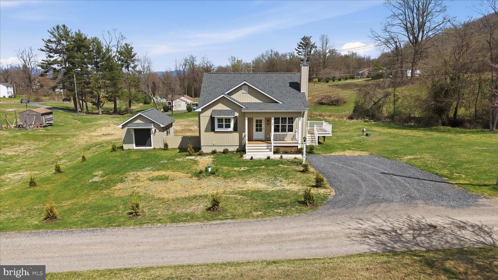 11 SCENIC LANE