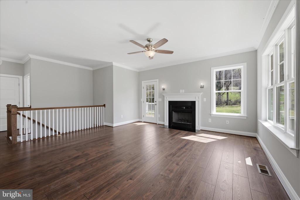 11 SCENIC LANE