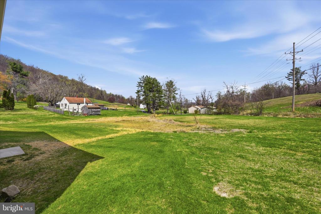 11 SCENIC LANE