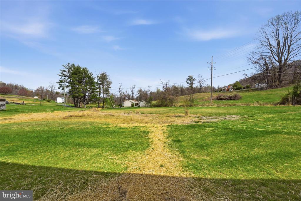 11 SCENIC LANE