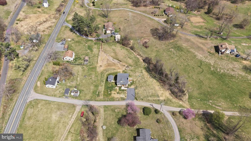 11 SCENIC LANE