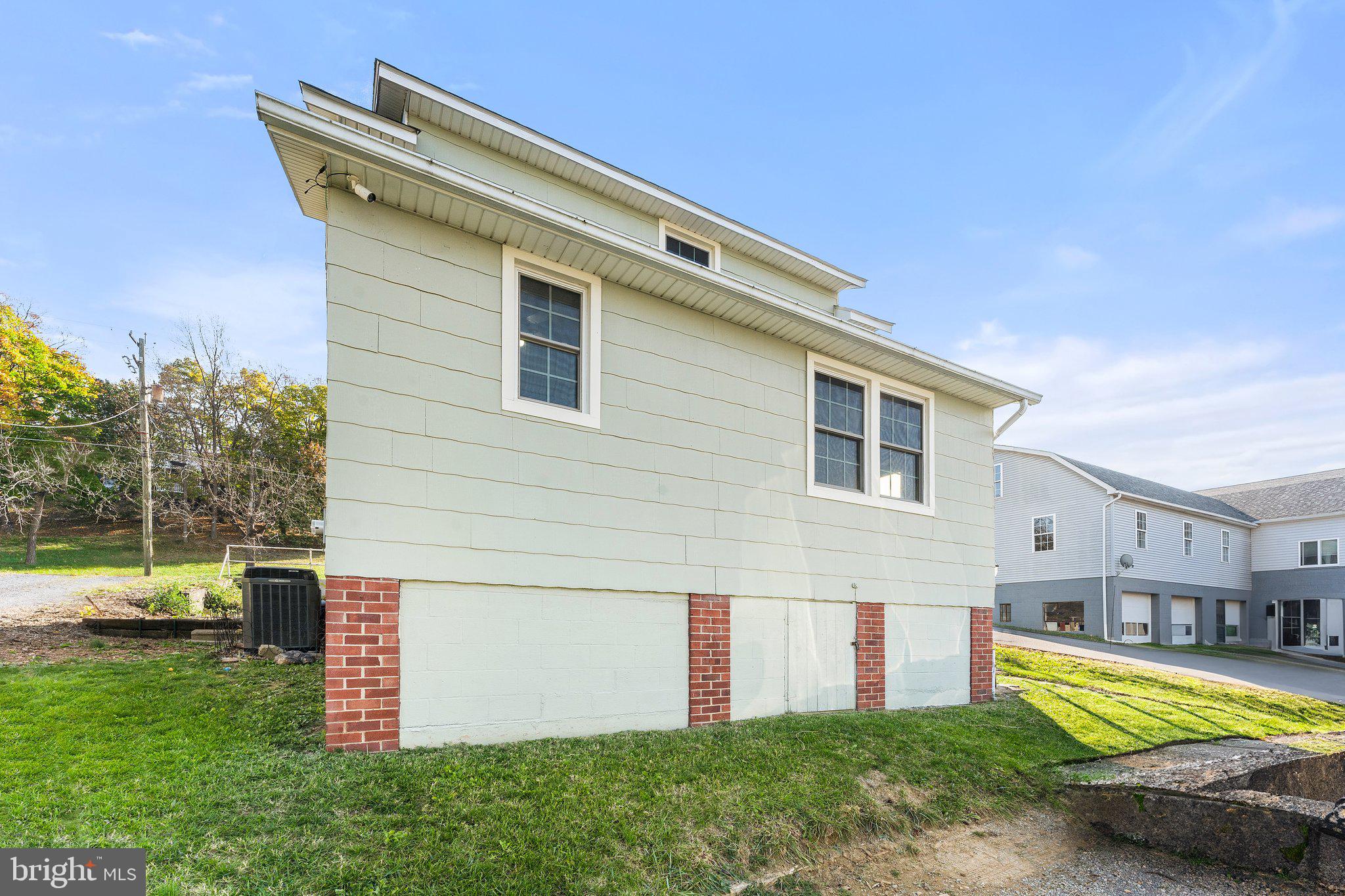 104 FRONT ROYAL ROAD
