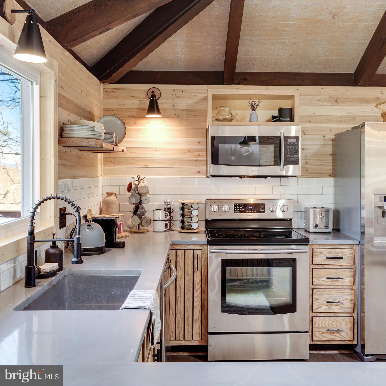 324 FAIRWAY DRIVE