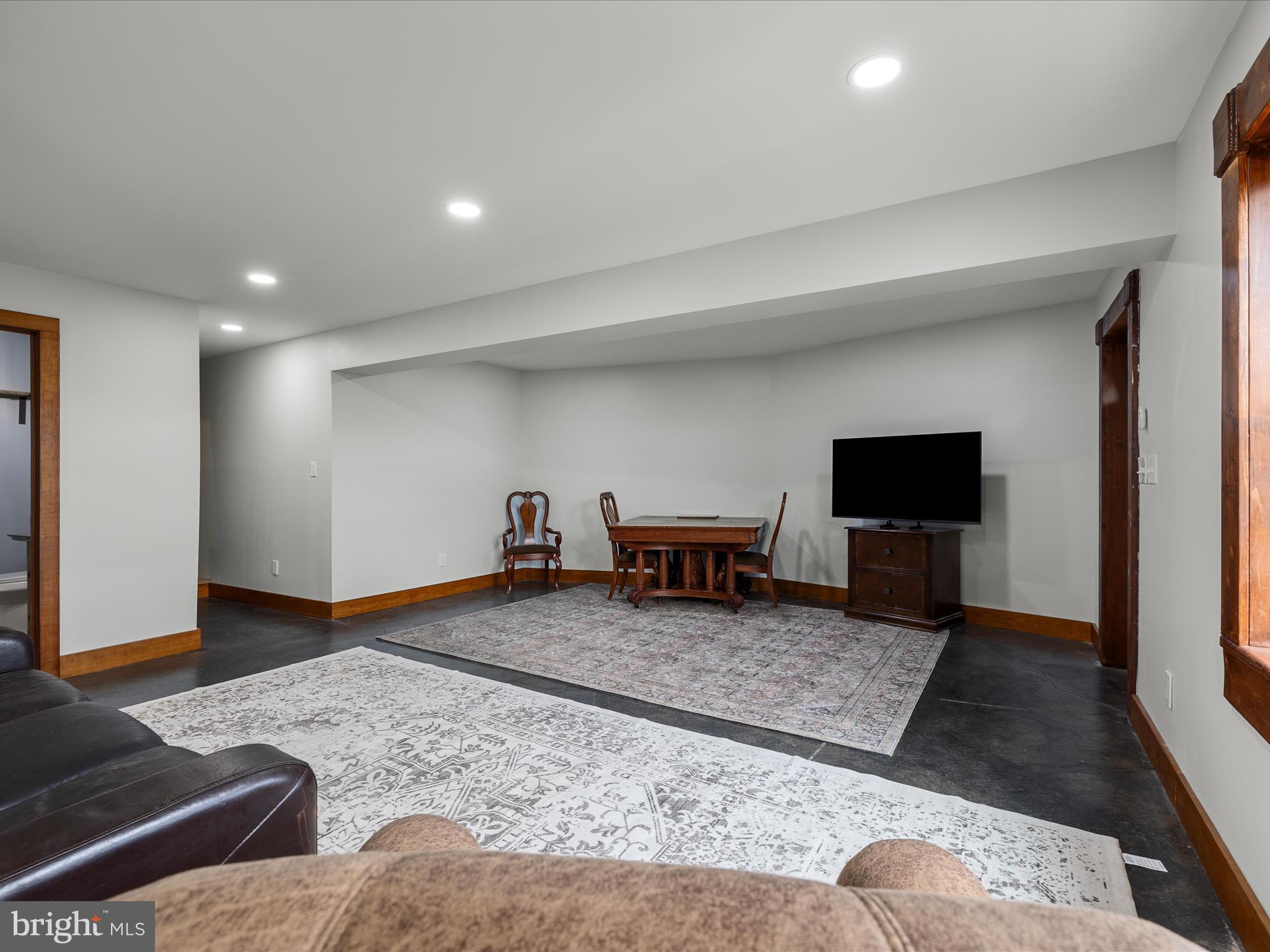 1124 KNUPP ROAD