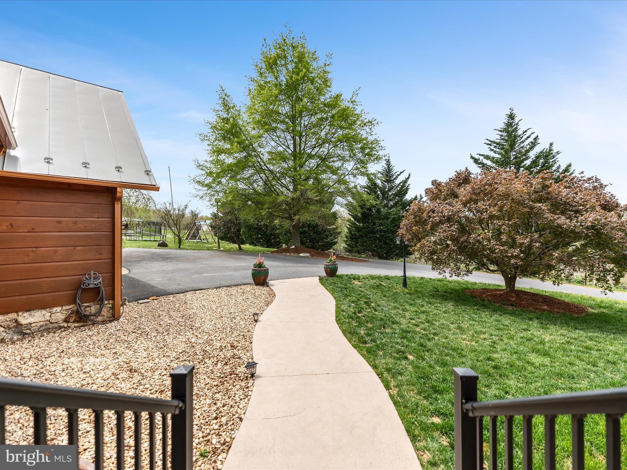 1124 KNUPP ROAD